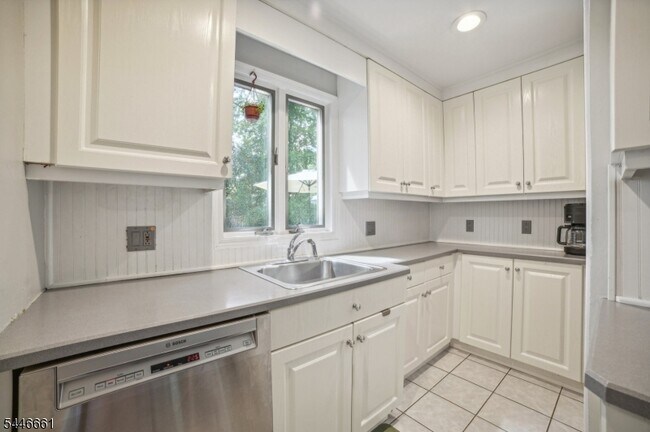 Building Photo - 14 Edgewood Terrace