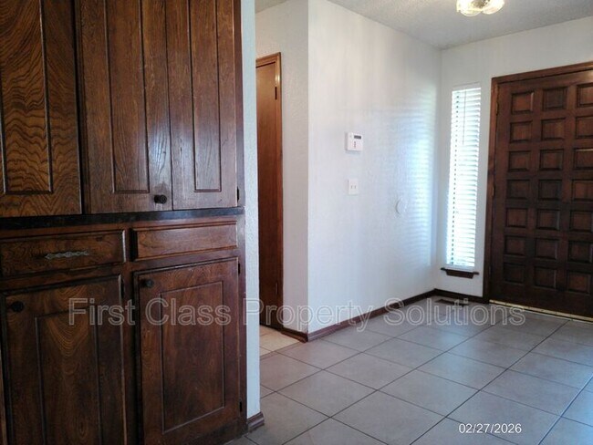 Building Photo - 5316 NW 111th Terrace