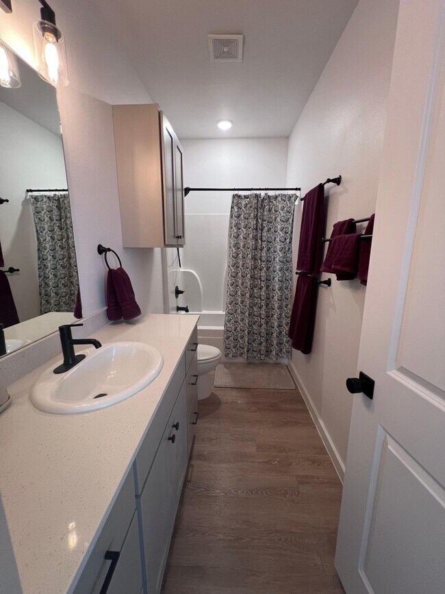 Building Photo - 5805 Virginia Ave