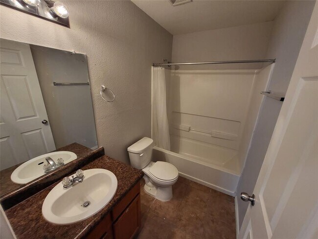 Building Photo - 5804 Grampian Cove