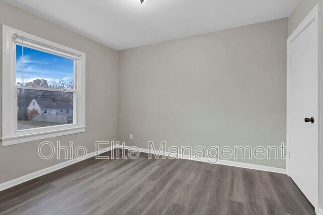 Building Photo - 2239 Homestead Dr