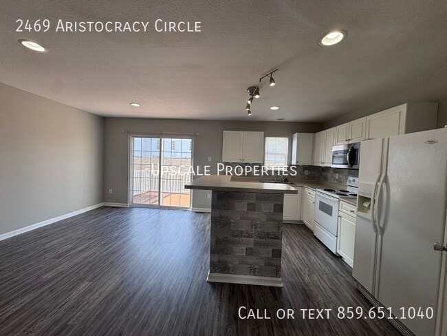 Building Photo - 2469 Aristocracy Cir