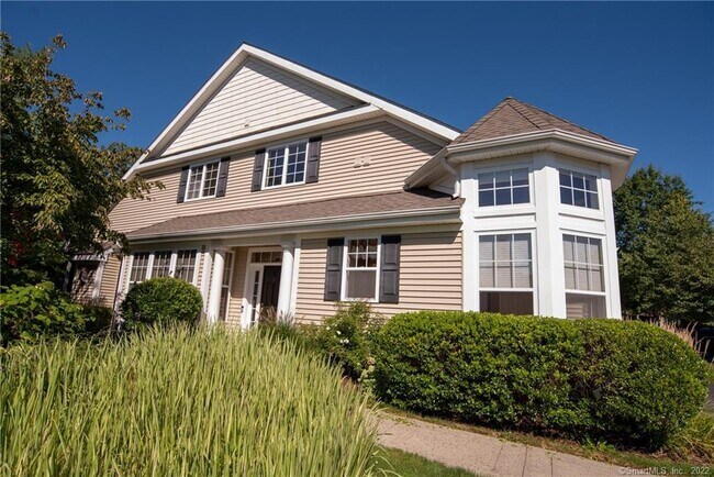 Building Photo - 8 Dogwood Ct