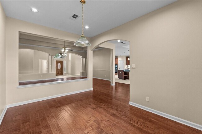Building Photo - 2758 Laguna Pointe Dr