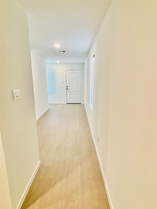 Building Photo - 1747 W Stroker Rd