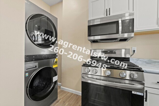 Building Photo - 1829 Broadway