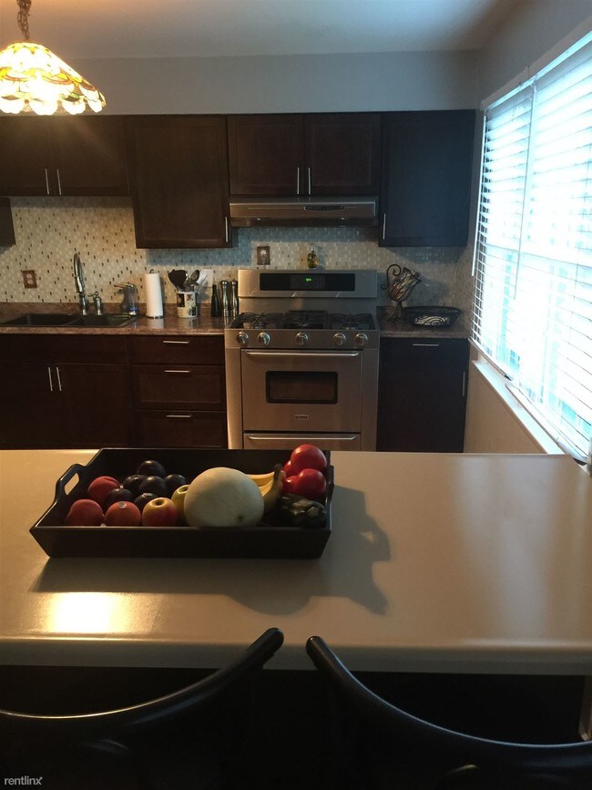 Building Photo - 26 Shady Nook Dr