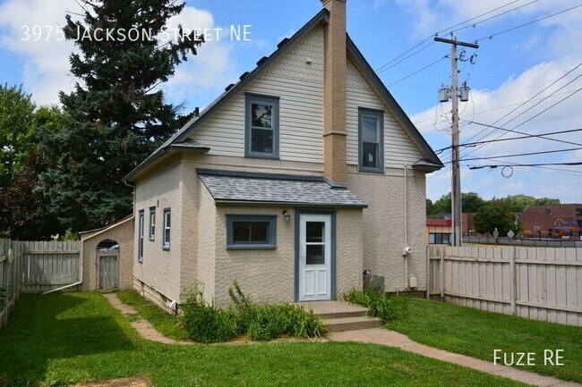 Building Photo - 3975 Jackson St NE