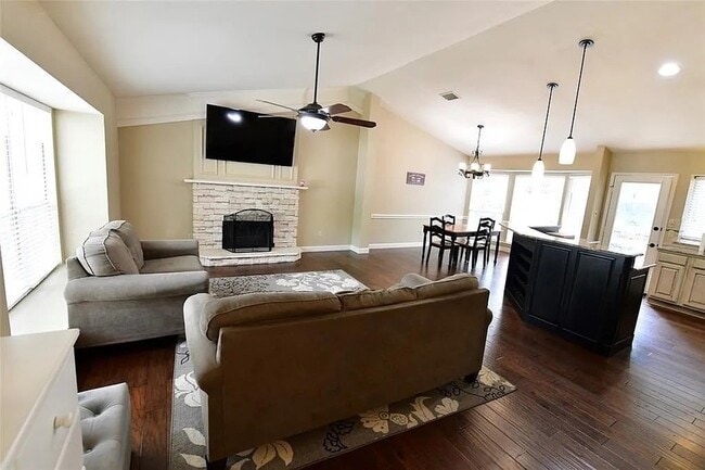 Building Photo - 525 Blair Meadow Dr