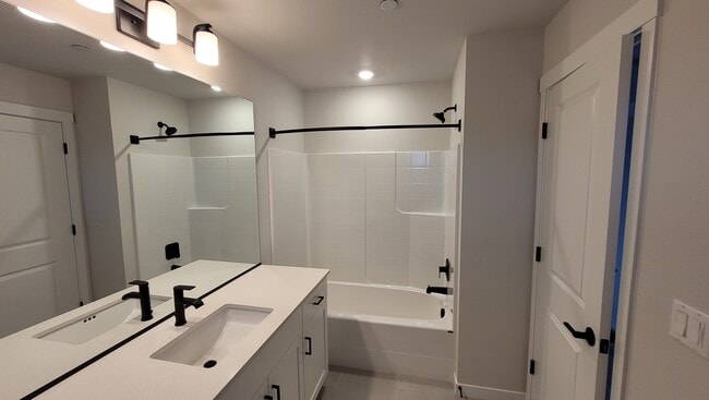 Building Photo - 7065 NW Bountiful Terrace