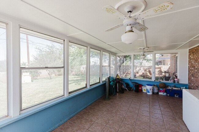 Building Photo - Spacious 3 Bedroom Home with Solar Panels and a Pool