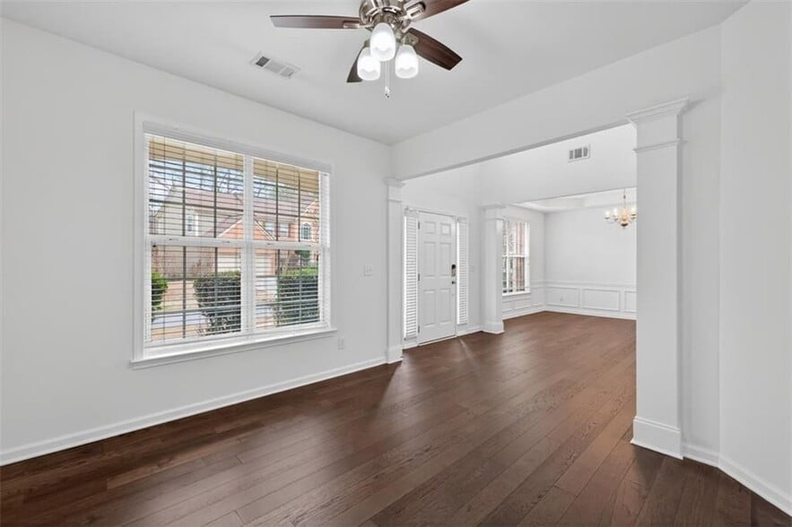 Building Photo - 5008 Bethpage Dr NE