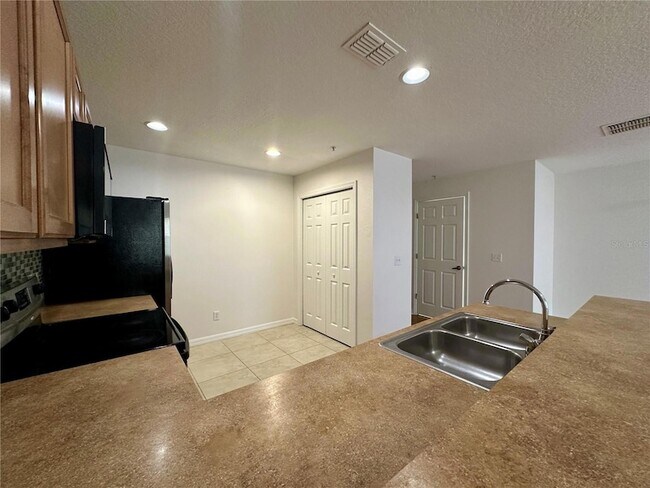 Building Photo - 13511 Tea Rose Way