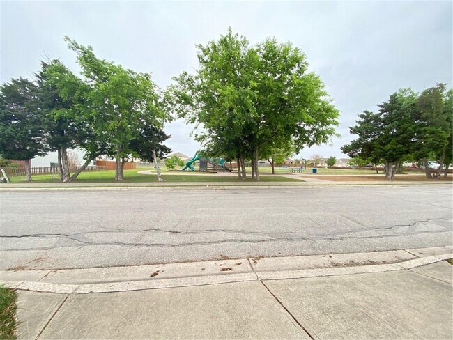 Building Photo - 12808 Chime Dr