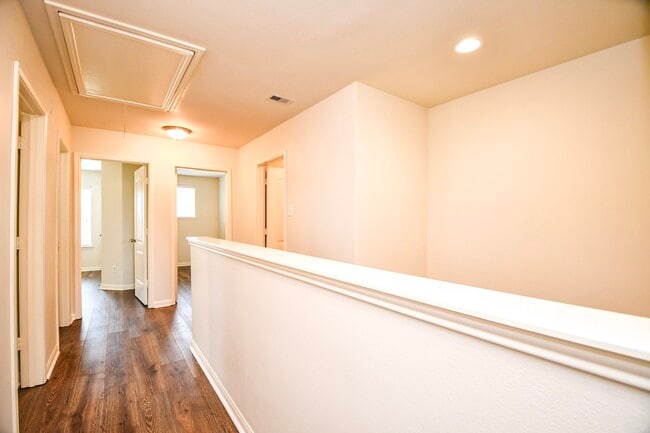 Building Photo - 10909 Panther Ct