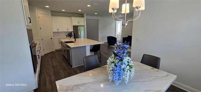 Building Photo - 18410 Blue Heron Cir