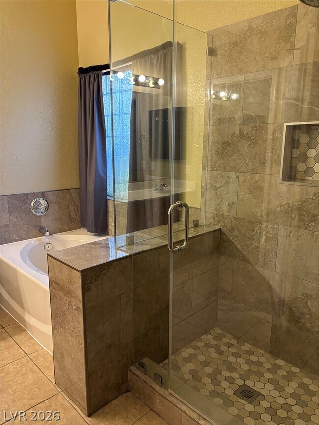 Building Photo - 1400 Pullman Pointe Ct