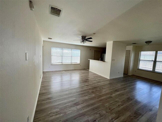 Building Photo - 3110 Sparrow St