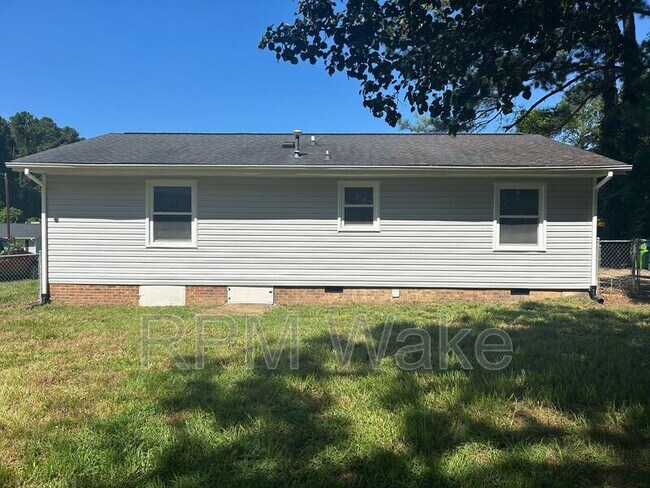 Building Photo - 2325 Quartz Ct