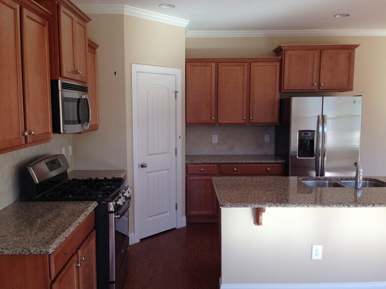 Kitchen - 7637 Weathered Oak Way
