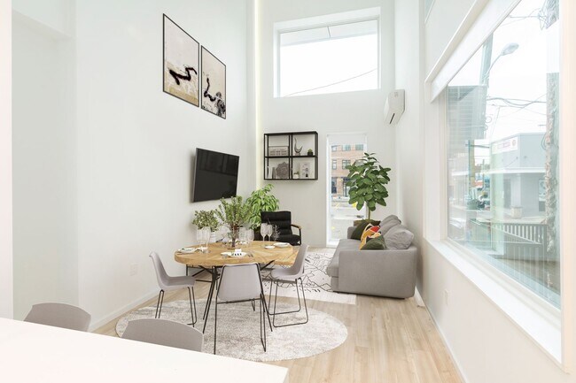 Building Photo - 1154 N Lee St