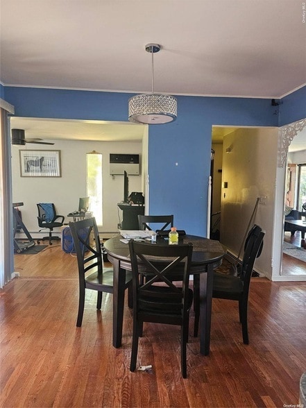 Building Photo - 1076 Carll Dr