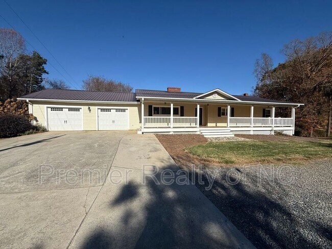 Building Photo - 292 Feezor Rd