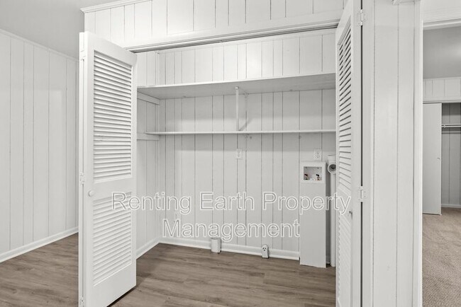 Building Photo - 1820 33rd St SW