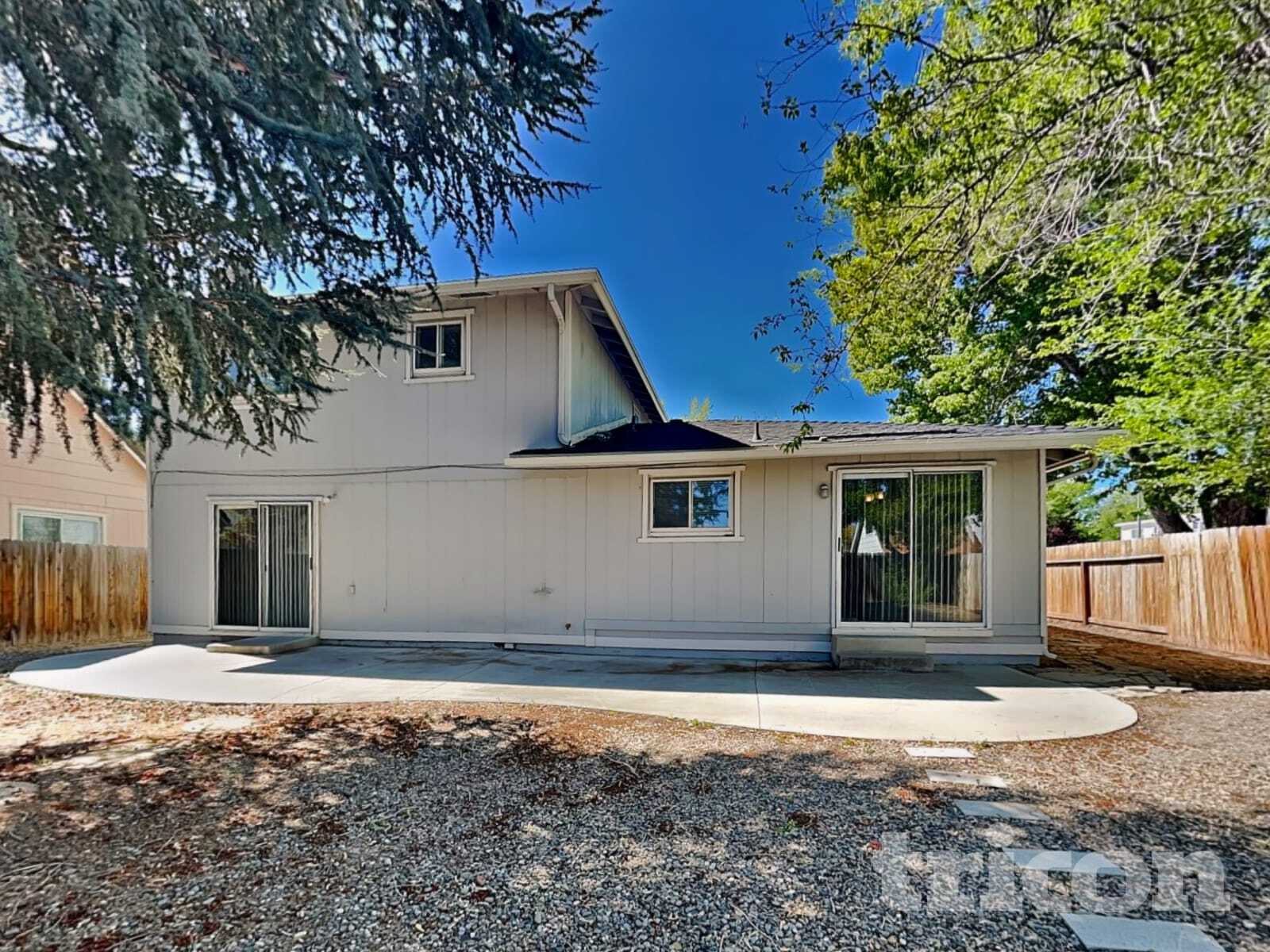 Building Photo - 945 E Huffaker Ln