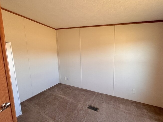 Building Photo - 1066 S 100 E