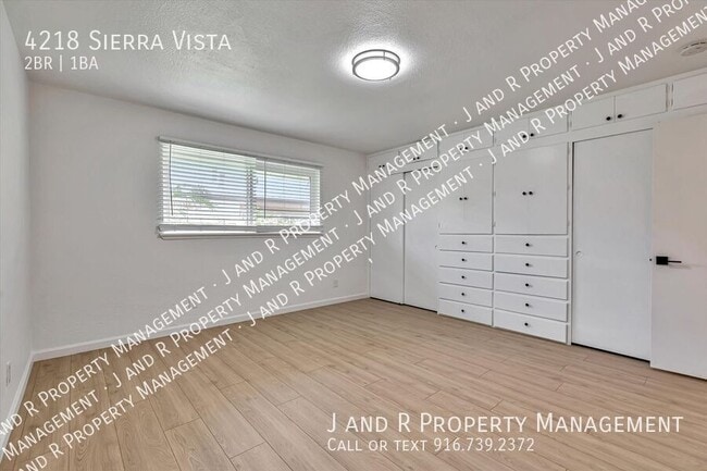 Building Photo - 4218 Sierra Vista Ave