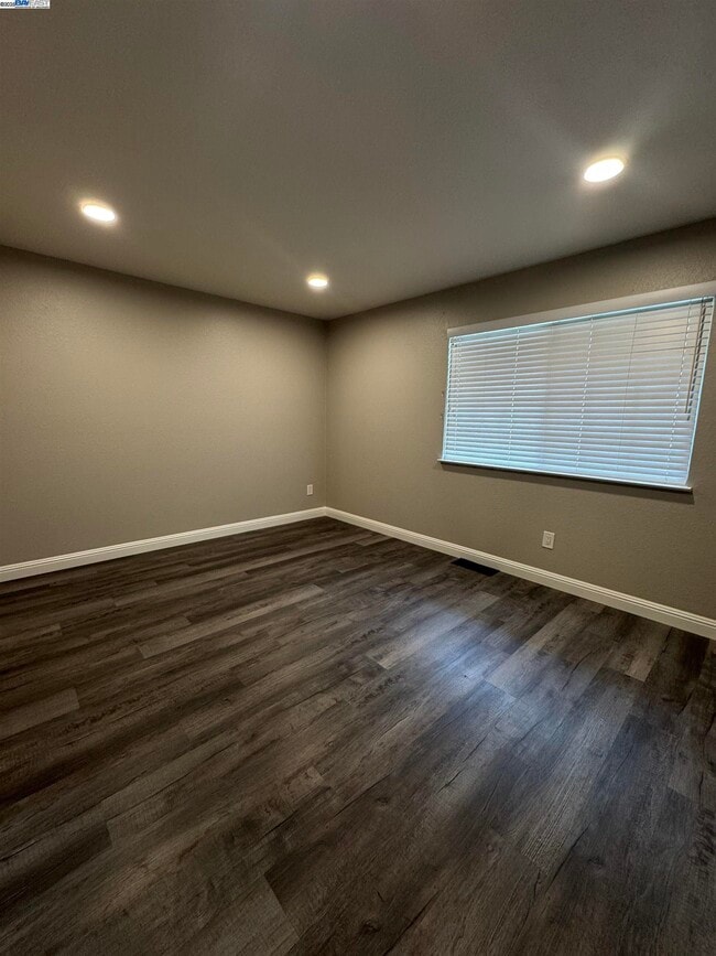 Building Photo - 4207 Sheldon Cir