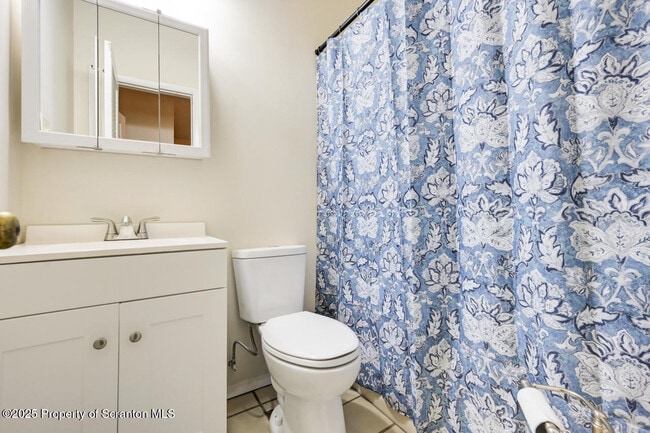 Building Photo - 300 Lake Rd