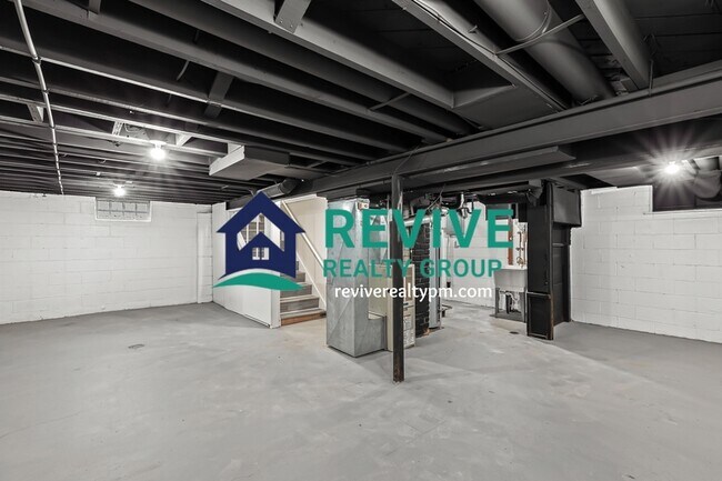 Building Photo - 20481 Delaware Ave