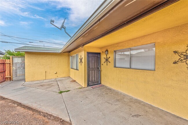 Building Photo - 421 N Decatur Blvd