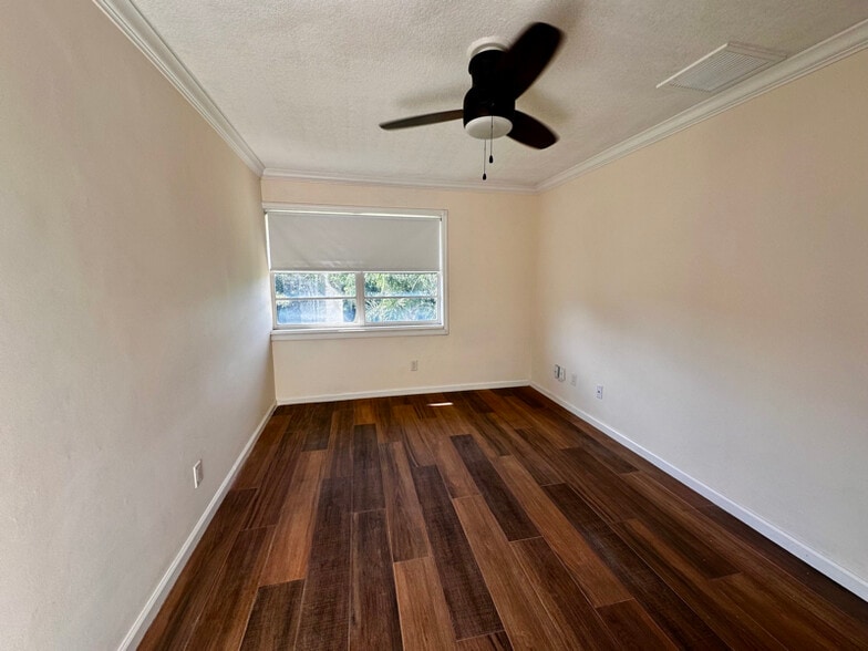 Building Photo - 1815 Robalo Dr