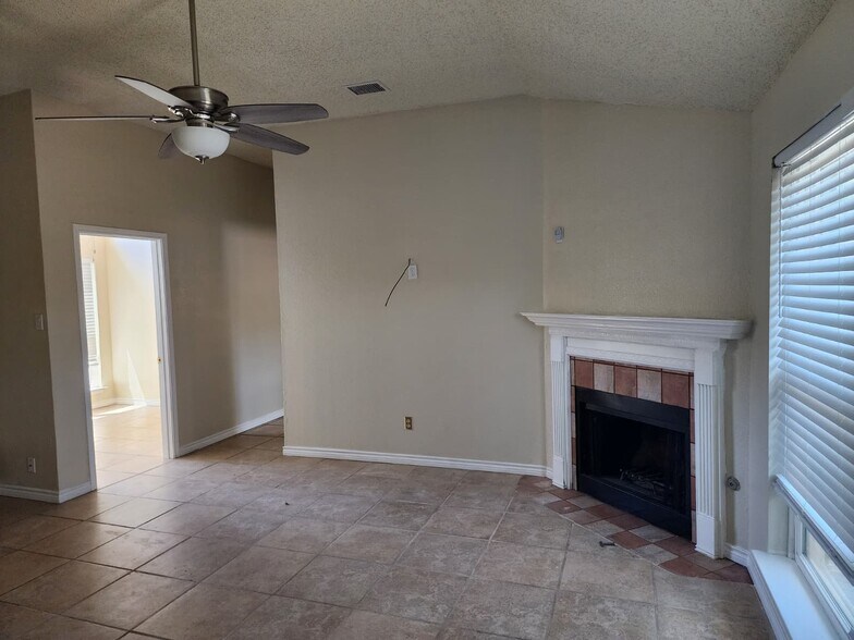 Building Photo - 1317 Swiss Ct