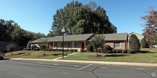 Building Photo - Oakhaven Apartments