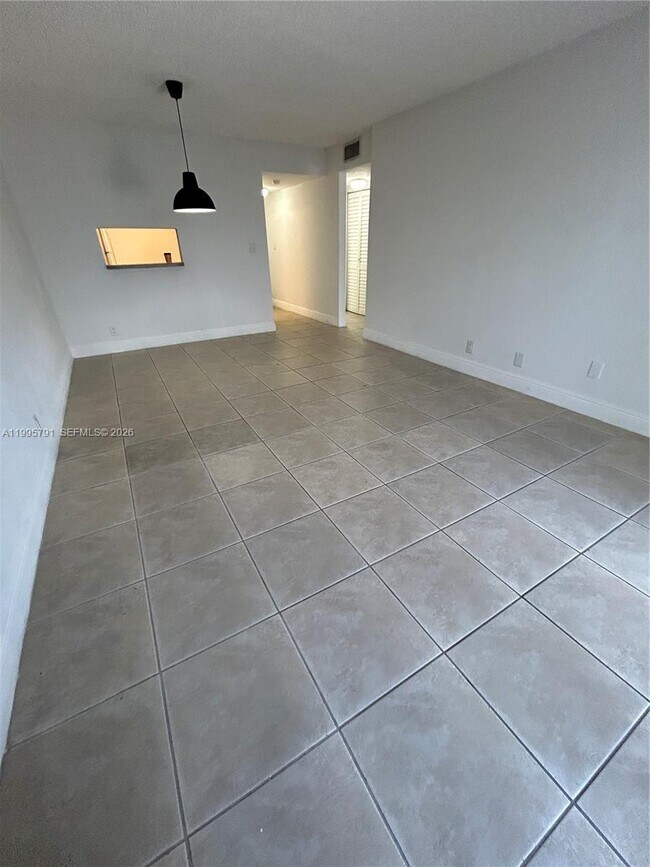 Building Photo - 5201 Geneva Ct