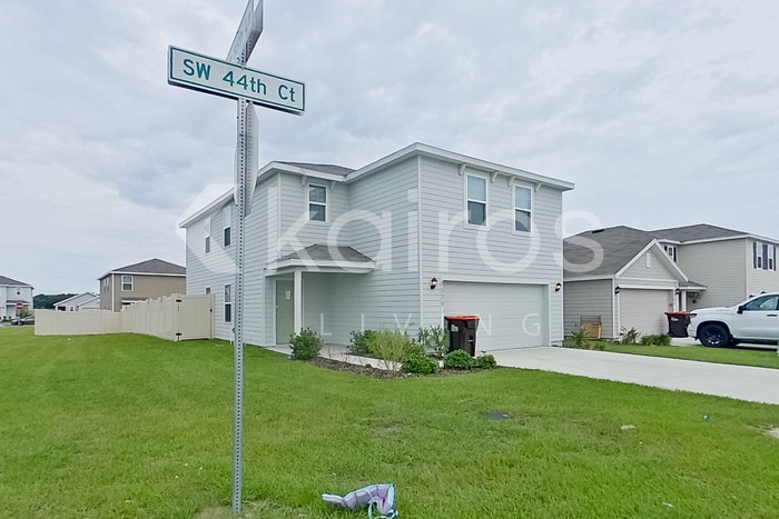 Building Photo - 8579 SW 44th Ct
