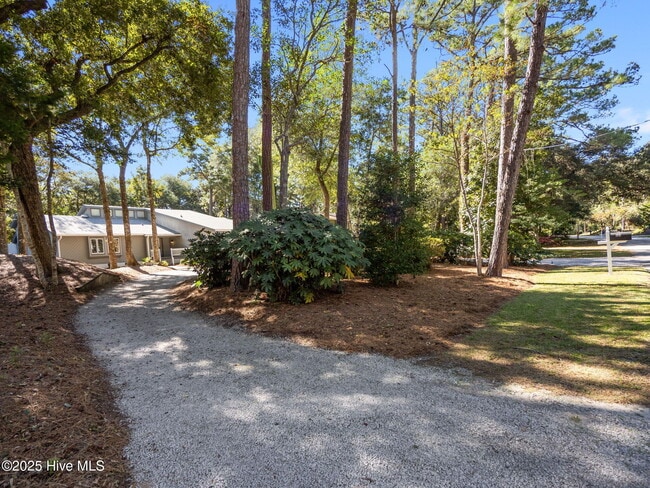 Building Photo - 131 Oakleaf Dr