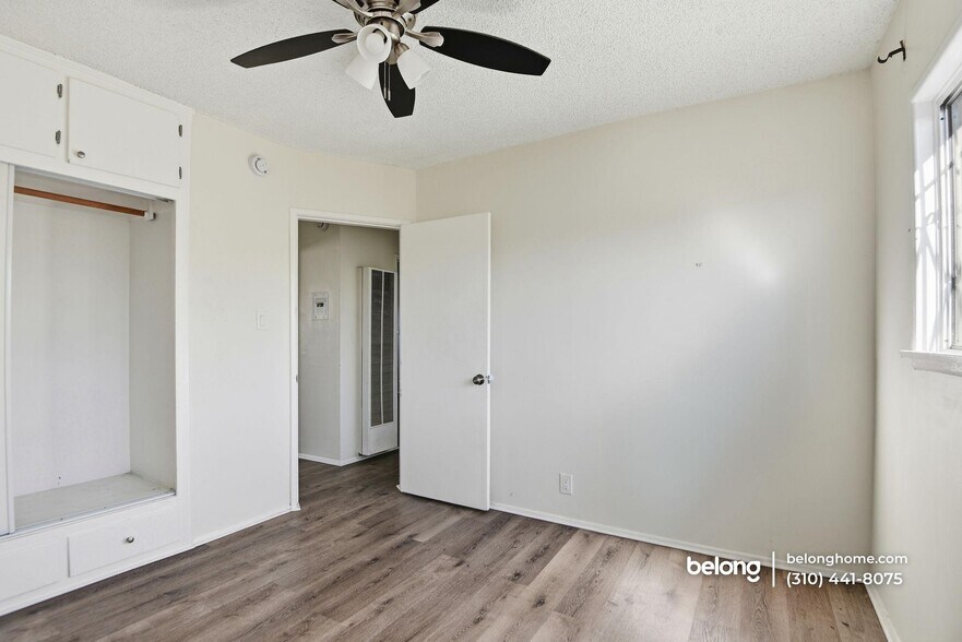 Building Photo - 1112 1/2 West 92nd Street