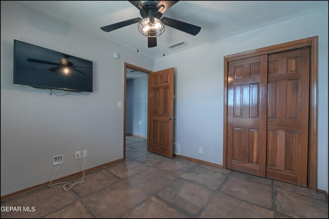 Building Photo - 6412 Via Aventura Dr