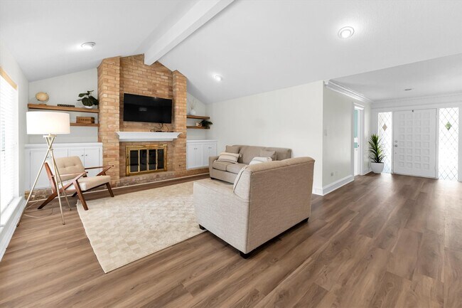 Building Photo - 6603 Pauma Dr