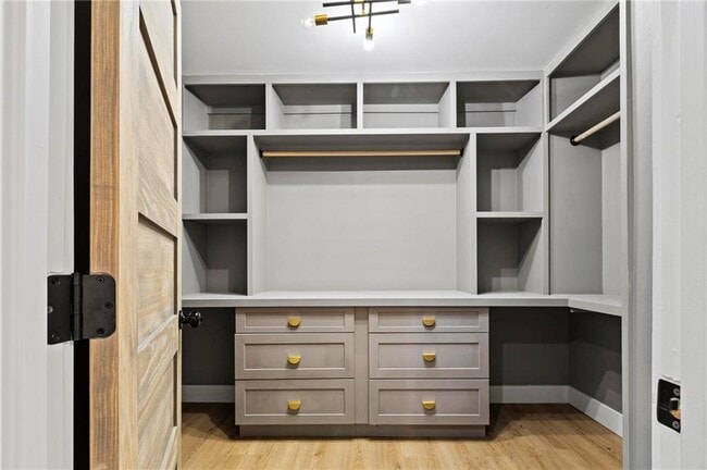 Building Photo - 3200 Lowndes St