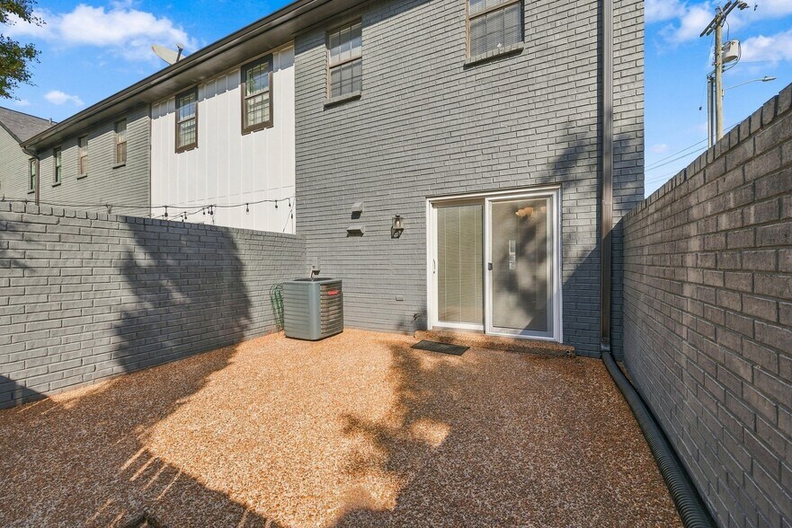 Building Photo - 2112 Blair Blvd