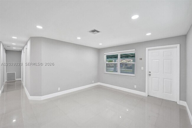 Building Photo - 1423 Garfield St