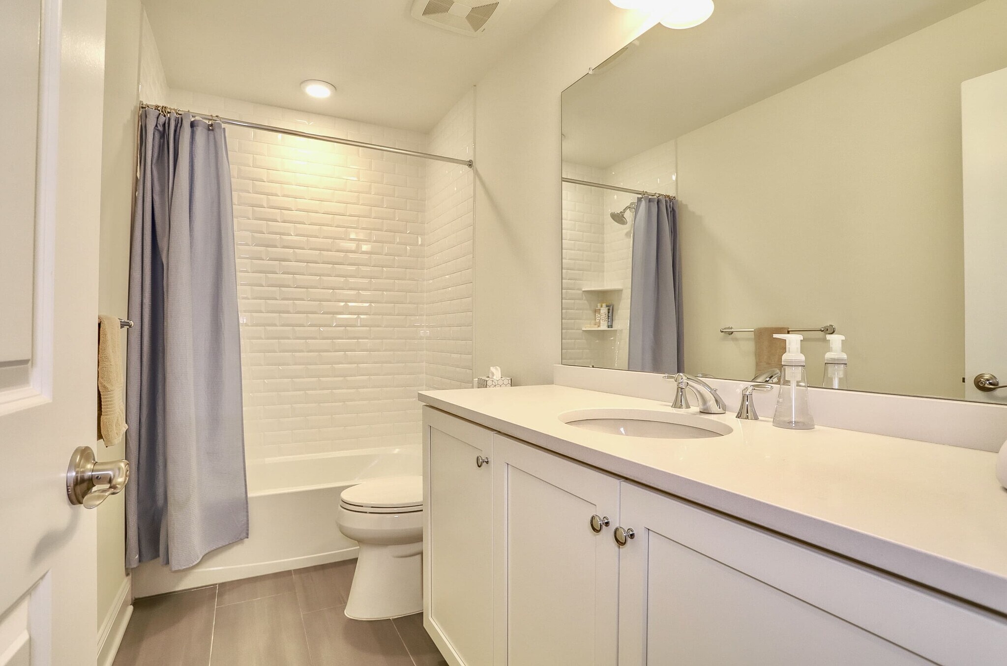 Building Photo - 22 Silent Nest Way