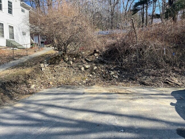 Building Photo - 117 Marshall St