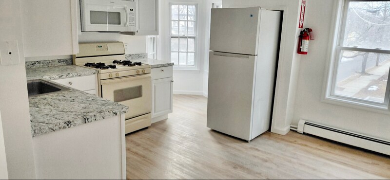 Building Photo - 301 Somerset St